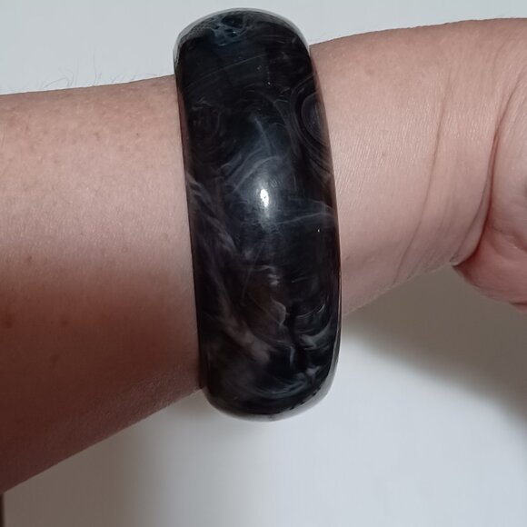 Gray Plastic Bangle Bracelet Faux Marble - Picture 2 of 4